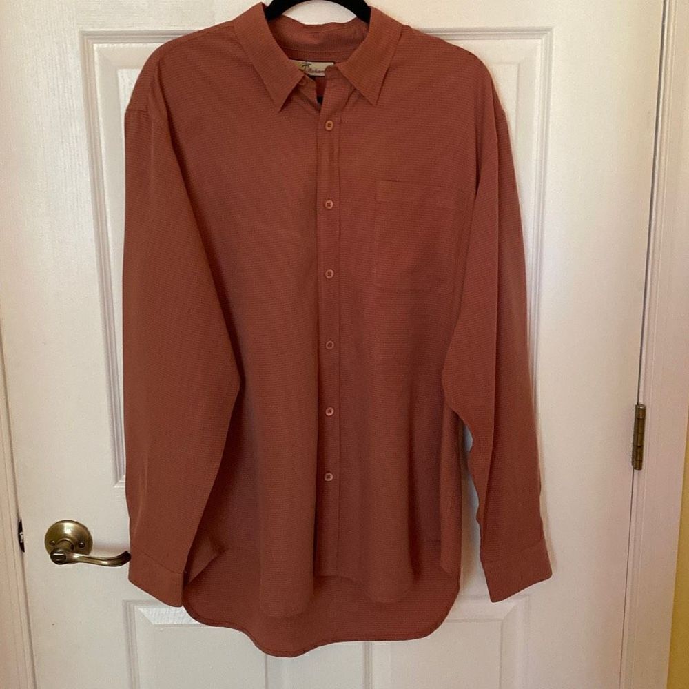 Tommy Bahama Mens Long Sleeve Button-Up Shirt, Salmon with Gray, Size L.